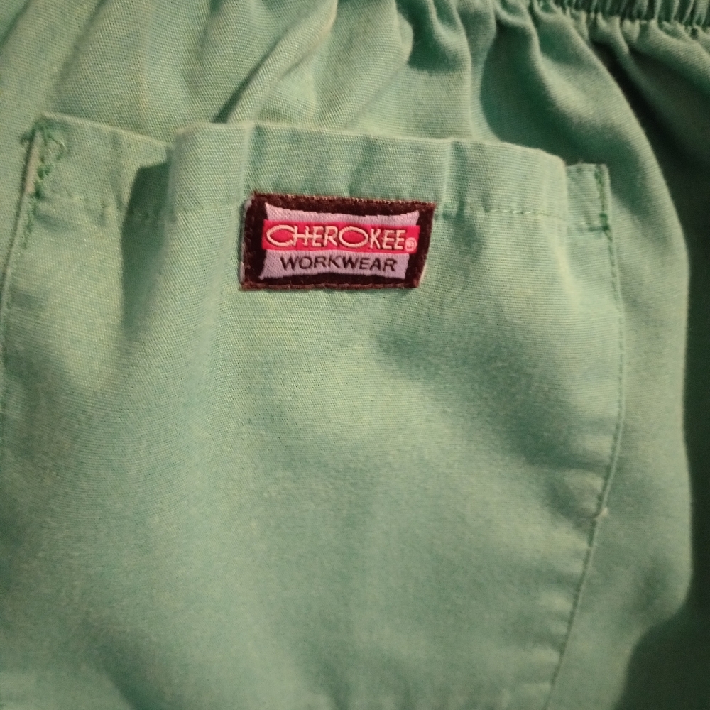 Scrub Set - Picture 3 of 3